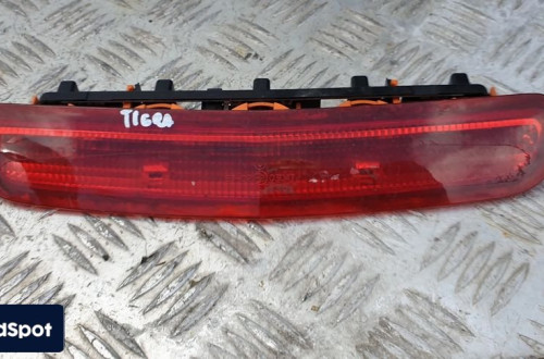 OPEL TIGRA b TRZECIE SWIATLO lampka STOPU stop 93162252
