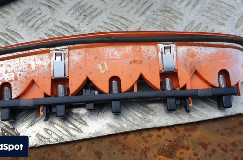 OPEL TIGRA b TRZECIE SWIATLO lampka STOPU stop 93162252