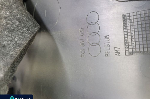 BOCZEK WNĘTRZA LEWY TYŁ AUDI A1 8X0867035