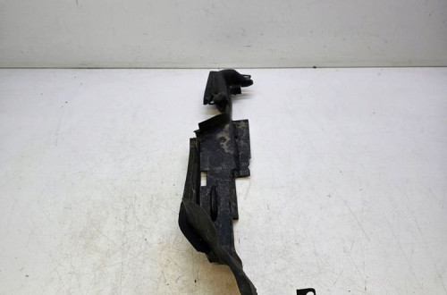 NAKŁADKA BŁOTNIKA PRAWAE AUDI A4 B9 8W0821170C