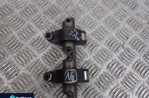 WAŁEK WTRYSKIWACZY VW T5 2,5 TDI RADOM