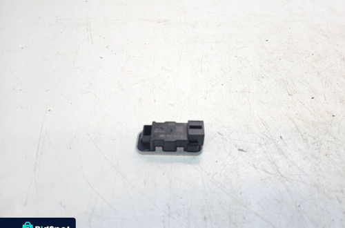 LAMPKA OŚWIETLENIE KABINY AUDI LED 8W0947415B
