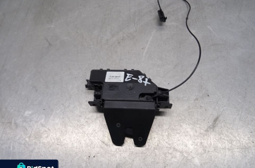 BMW E87 LIFT 07-11 2.0D ZAMEK KLAPY BAGAŻNIKA 7840617