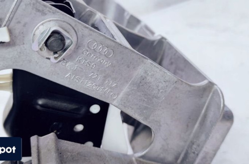 PEDAŁY STELAŻ PEDAŁÓW AUDI A4 B8 A5 8K1721117