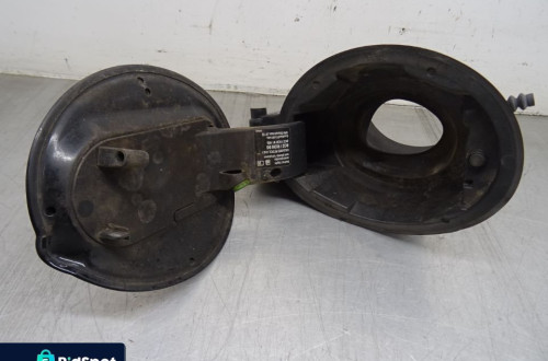 BMW E87 LIFT 07-11 2.0D KLAPKA PALIWA