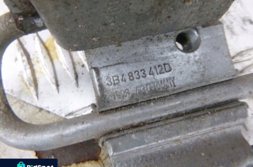 VW PASSAT B5 ZAWIASY DRZWI PRAWY TYŁ 3B4833412D