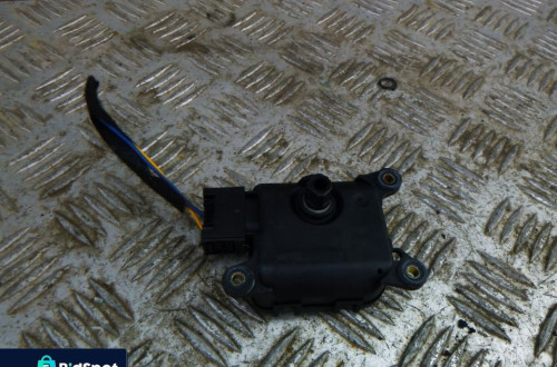 LANCIA LYBRA SILNICZEK NAGRZEWNICY 0132801156