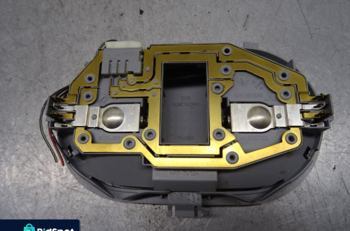 MITSUBISHI COLT VI 04-07 1.5 DiD LAMPKA PODSUFITKI OŚWIETLENIE KABINY MR951589