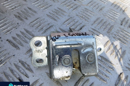 TOYOTA YARIS I 99-05 ZAMEK KLAPY TYL TYLNEJ