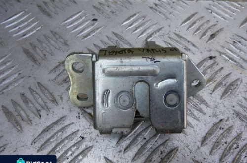TOYOTA YARIS I 99-05 ZAMEK KLAPY TYL TYLNEJ