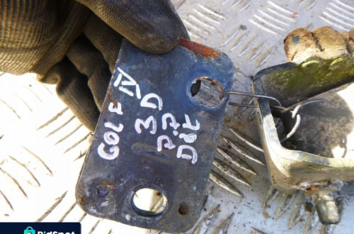 GOLF IV ZAWIAS DRZWI PRAWY PRZOD DOLNY DOL
