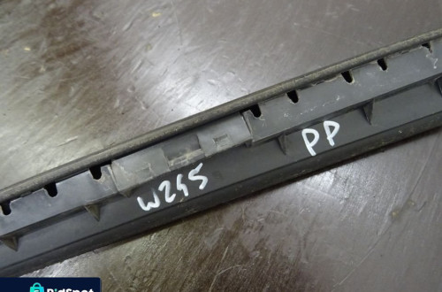 MERCEDES W245 05-08 2.0 CDI LISTWA SZYBY CZOŁOWEJ DACHOWA PRAWA LEWA