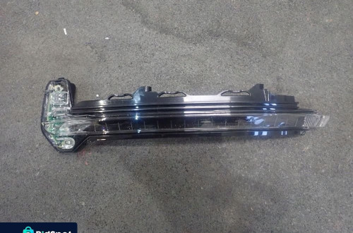 Kierunkowskaz lusterka lewy AUDI TT 2014-