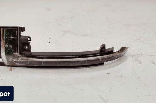 KIERUNKOWSKAZ LUSTERA LEWY AUDI A4 B8 8K0949101