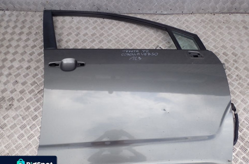 DRZWI prawy PRZOD TOYOTA COROLLA VERSO 1C3 RADOM