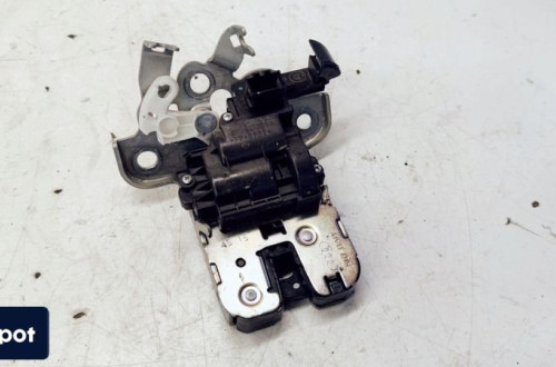 ZAMEK KLAPY TYŁ AUDI A3 A4 A6 A7 Q5 8R0827505A