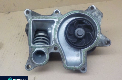BMW E60 2.0D POMPA WODY 779764004