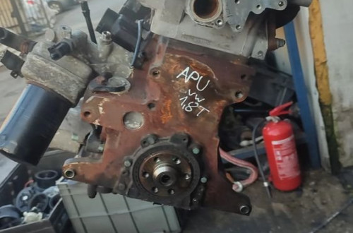 Silnik Volkswagen 1,8t APU (BRAK MISKI)