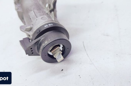STACYJKA Z KLUCZYKIEM AUDI A4 B6 A6 C5 4B0905851G