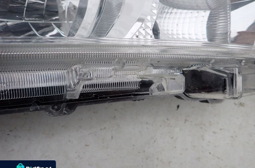 TOYOTA HILUX VIII 15- LAMPA PRAWA PRZÓD