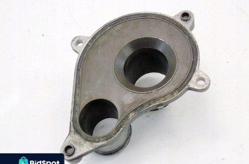 Obudowa Pompy Wody 2.3 Vr5 V5 Passat B5 Golf 4 Bora I Toledo 2 071121020