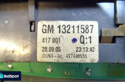 ŚWIATŁO STOPU OPEL ZAFIRA B 1.9CDTI 13211587