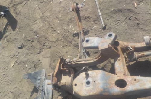 VOLVO C30 2.0D SANKI BELKA ZAWIESZENIA TYŁ