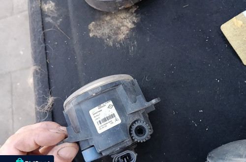 renault laguna iii 3 halogen zderezaka przod lewy 8200074008