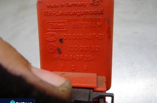 VW SHARAN I LIFT 00-04 2.8B REZYSTOR OPORNIK DMUCHAWY 1J0907521