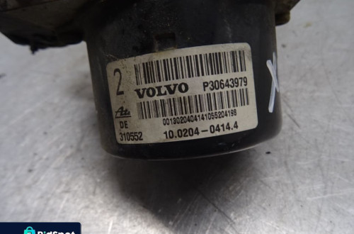 VOLVO XC70 04-07 2.4D POMPA ABS HAMULCOWA 30643982