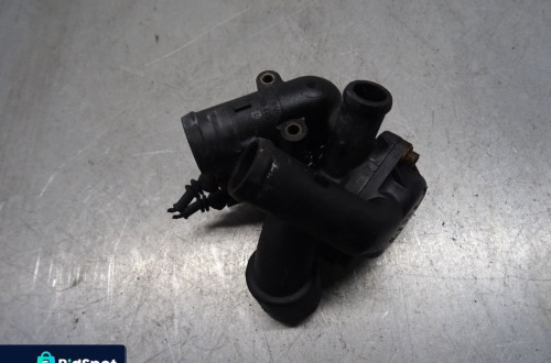 VW SHARAN I LIFT 00-04 2.8B KRÓCIEC OBUDOWA TERMOSTATU 022121121E