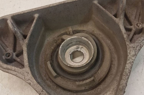 MOCOWANIE GÓRNE AMORTYZATORA AUDI A6 C6 4F0412383G