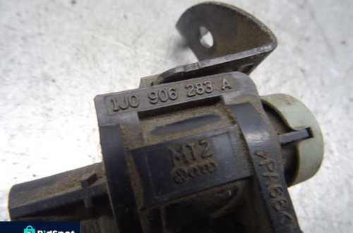 VW TOURAN I 03-05 1.9TDI ZAWÓR PODCIŚNIENIA 1J0906283A