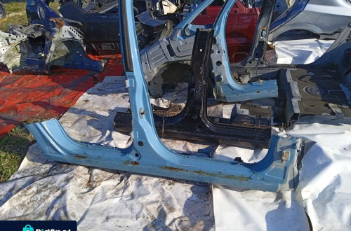 PRÓG PRAWY OPEL MERIVA A 03-10