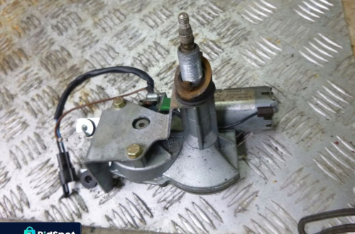 OPEL CORSA B SILNICZEK WYCIERACZEK TYL 90386268