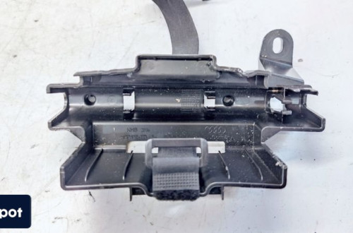 MOCOWANIE UCHWYT LEWARKA AUDI A3 8V 8V3012635B