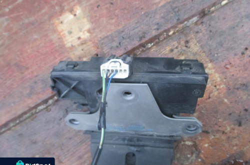 zamek klapy Ford  Focus II HB 3M51R442A66AP