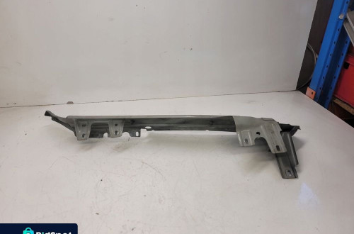 MOCOWANIE BŁOTNIKA PRAWE AUDI Q7 4L0805158A