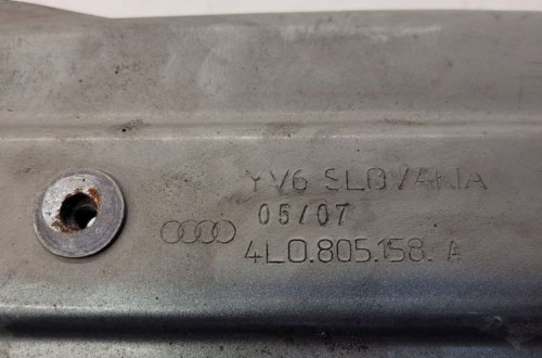 MOCOWANIE BŁOTNIKA PRAWE AUDI Q7 4L0805158A