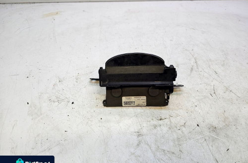 WSPORNIK MOCOWANIE RADARU AUDI A6 C8 4K0907636