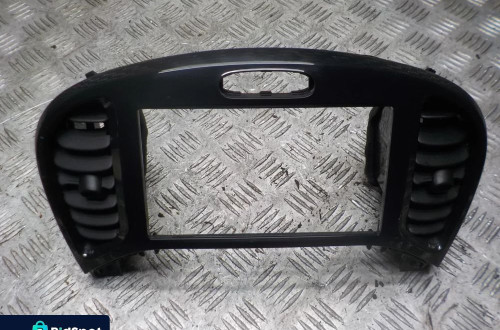 NISSAN JUKE F15 RAMKA RADIA KRATKI