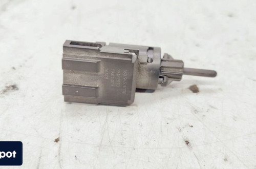 CZUJNIK HAMULCA STOP AUDI A3 A4 A5 A6 3B0945511C