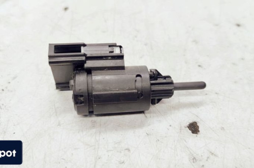 CZUJNIK HAMULCA STOP AUDI A3 A4 A5 A6 3B0945511C