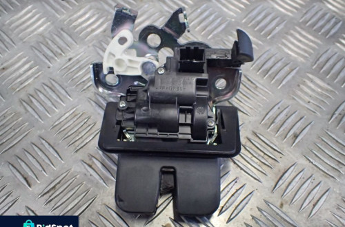 Zamek tylnej klapy Audi A3 A4 A5 A7 Q5 8R0827505A RADOM
