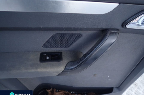 VW TOURAN 1T0 BOCZEK TAPICERKA DRZWI LEWY TYŁ