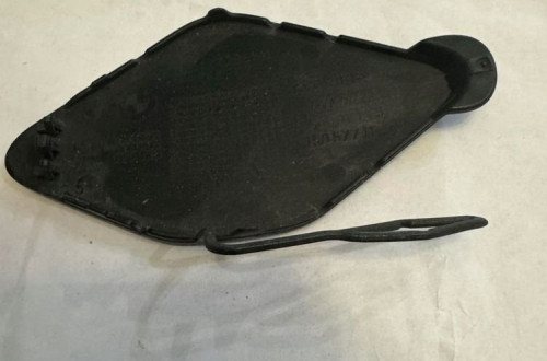 BMW 3 F30 F31 LIFT 15-19r.- ZAŚLEPKA HAKA ZDERZAKA PRZÓD 51117386141