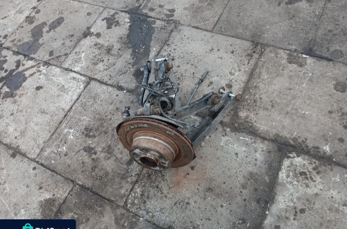 bmw e82 e88 2.0d 10r zwrotnica piasta wahacz tyl tylni tylny tylny prawy
