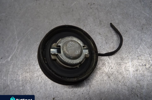 MERCEDES W220 98-01 3.2B KOREK WLEWU PALIWA