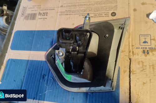 Lampa tył tylna lewa w klape  RENAULT FLUENCE