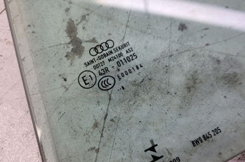 SZYBA BOCZNA DRZWI LEWY TYŁ AUDI A4 B9 8W9 2016R